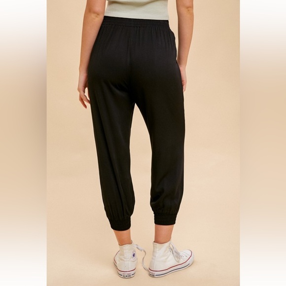 Weekend Jogger Pant Black Athleisure Lounge Urban Streetwear NWOT 100% Rayon - Picture 3 of 5